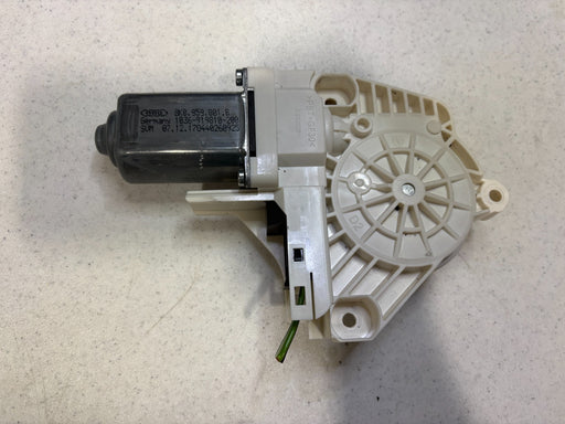 2015-2018 Audi Q3 Front Right Power Window Motor 8K0959801B OEM