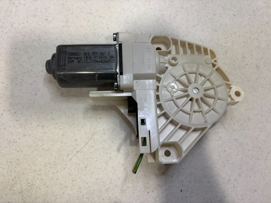 2015-2018 Audi Q3 Front Right Power Window Motor 8K0959801B OEM