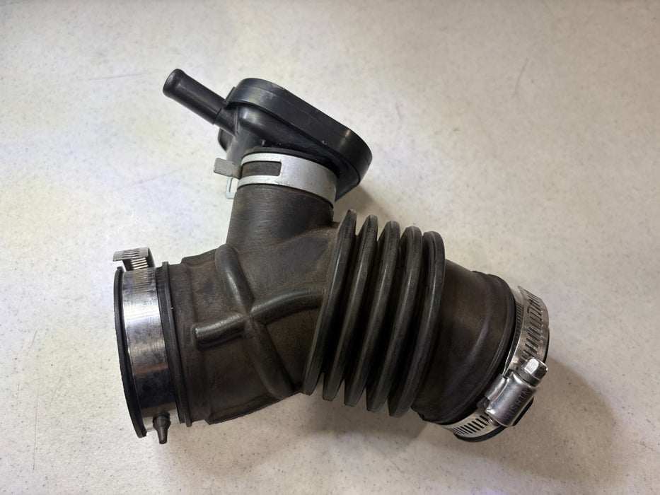 2018 2019 2020 NISSAN KICKS 1.6L AIR CLEANER INTAKE DUCT OEM