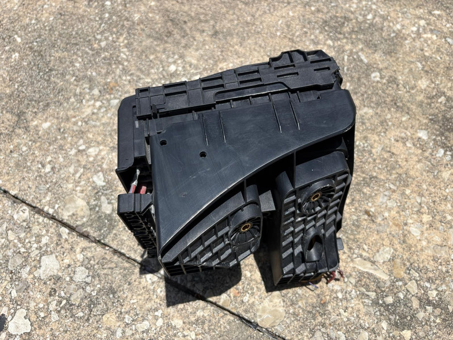 2015-2018 AUDI Q3 2.0L ENGINE FUSE RELAY DISTRIBUTION BOX MODULE UNIT OEM