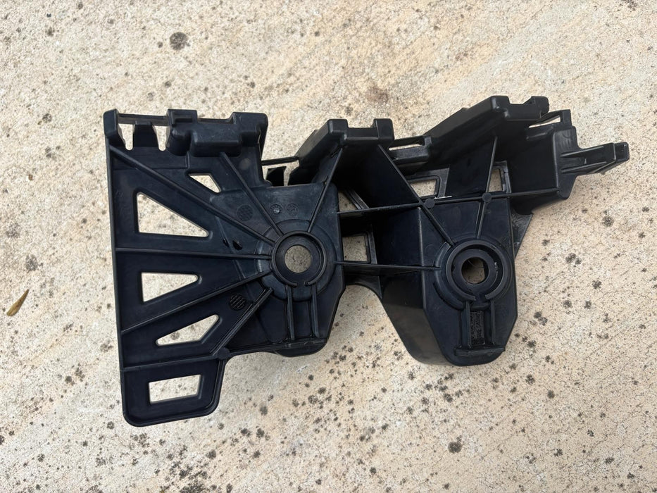 2021 - 2024 Volkswagen Atlas Rear Bumper Left Side Support Bracket OEM