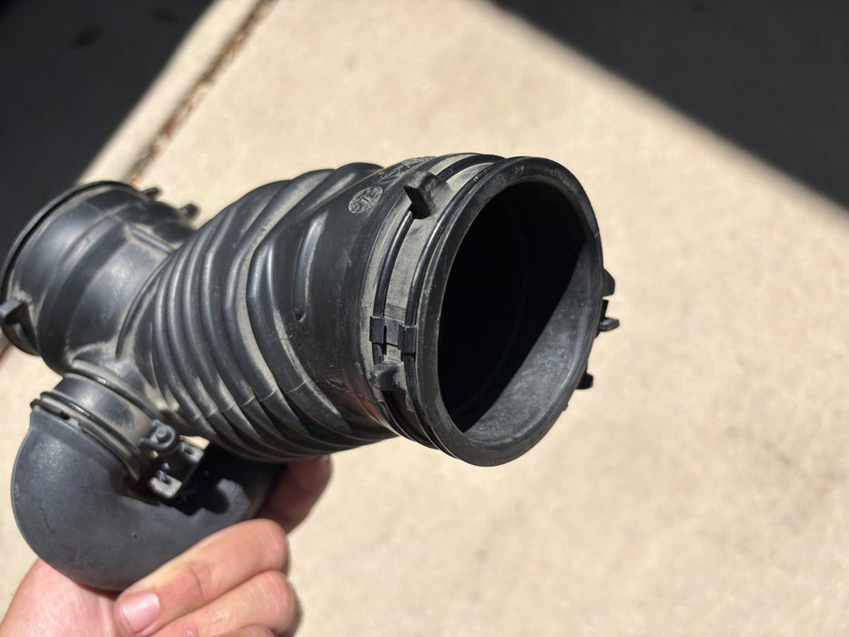 2013 - 2017 Hyundai Elantra Air Cleaner Tube Intake Hose OEM