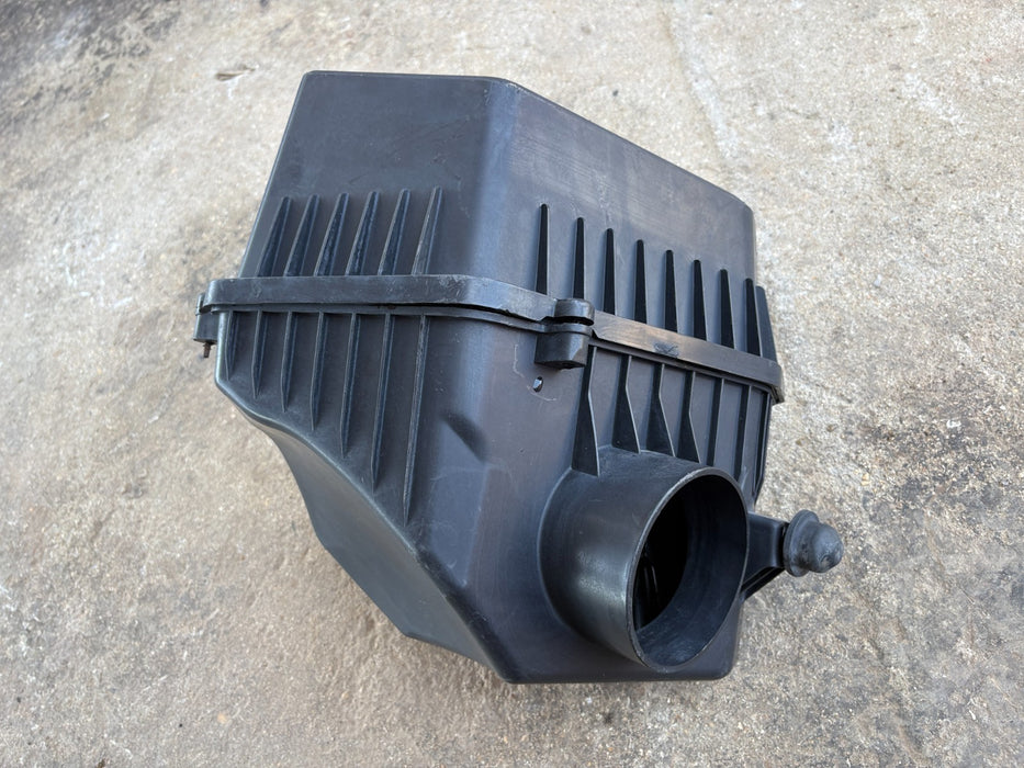 2011 - 2017 CHEVY EQUINOX AIR FILTER HOUSING BOX 15950814 OEM