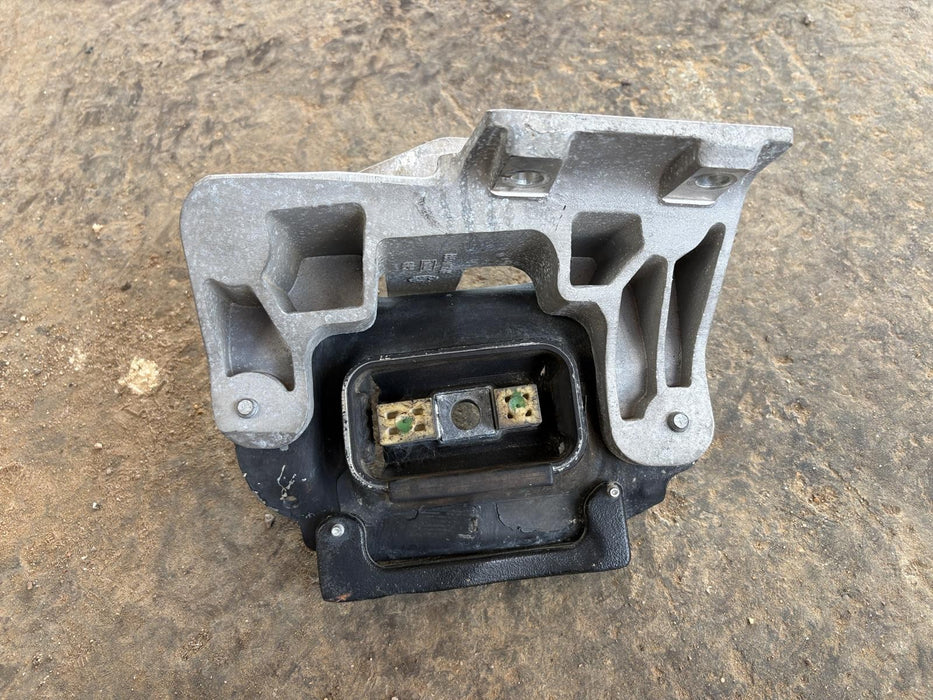 2016 - 2019 FORD EXPLORER LEFT LH TRANSMISSION MOUNT OEM FB53-6F020-C