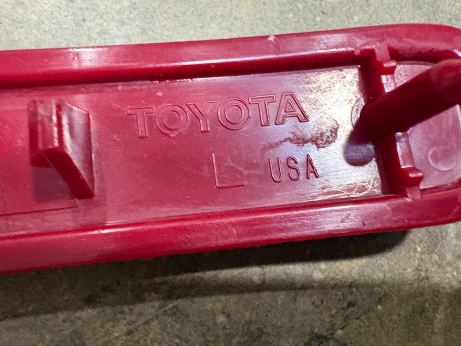 2011-2013 Toyota Highlander Reflector Assembly Left LH Drive Side OEM