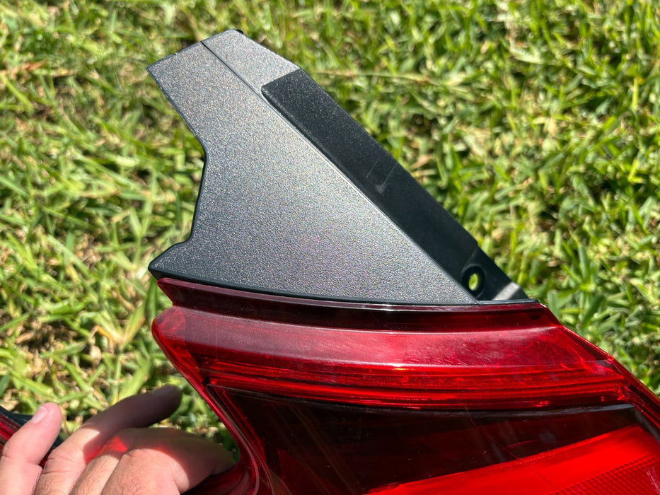 2018 2019 2020 Nissan Kicks Driver Left Tail Light Assembly OEM