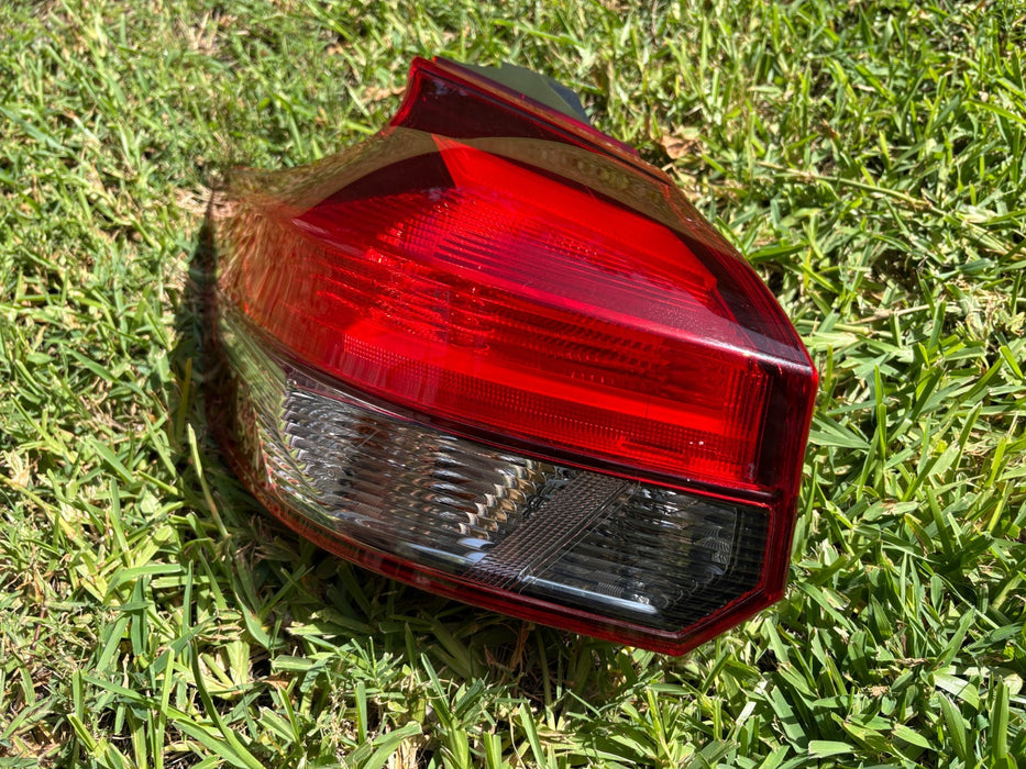 2018 2019 2020 Nissan Kicks Driver Left Tail Light Assembly OEM