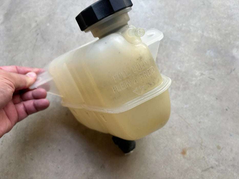 OEM, 2008-2012 Chevy Malibu & Pontiac G6 Coolant Recovery Tank #15908178