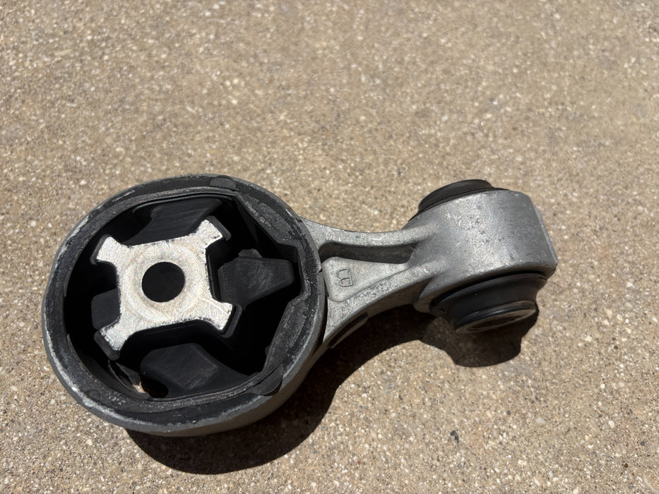 2014-2020 Nissan Rogue 2.5L Engine Motor Mount Torque Rod OEM