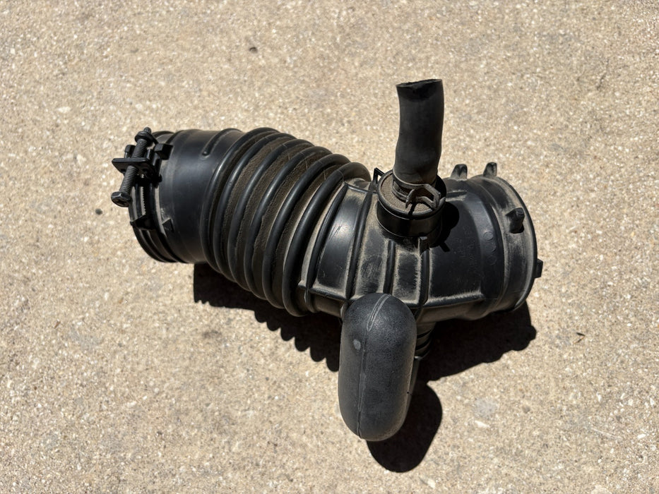2013 - 2017 Hyundai Elantra Air Cleaner Tube Intake Hose OEM