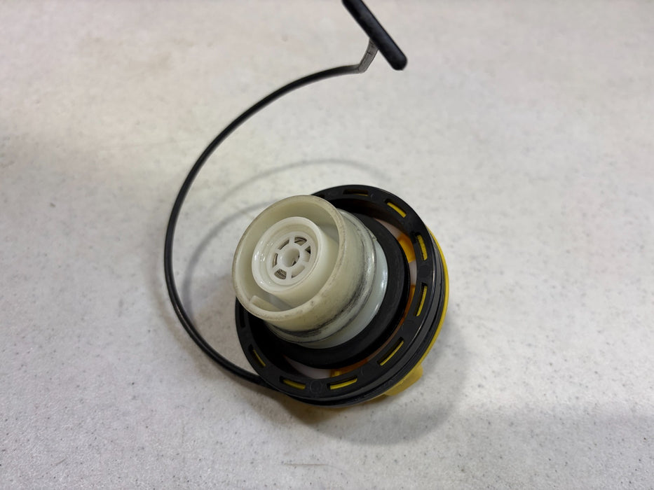 2012-2014 CADILLAC ESCALADE FUEL GAS TANK FILLER CAP OEM