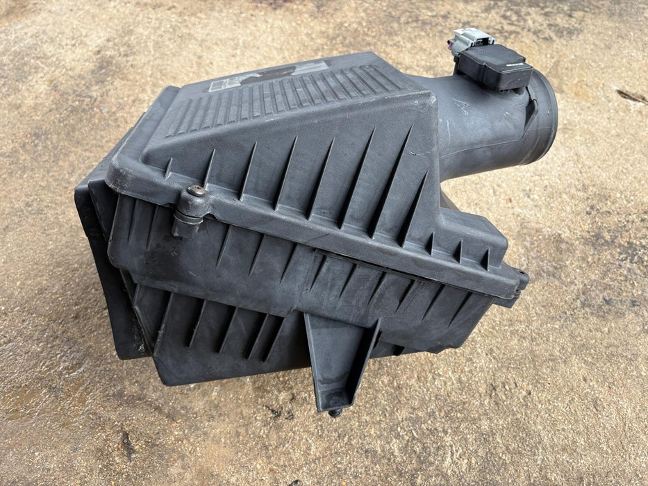 2009, 2010, 2011, 2012, 2013, 2014 Cadillac Escalade Air Cleaner 6.2L OEM