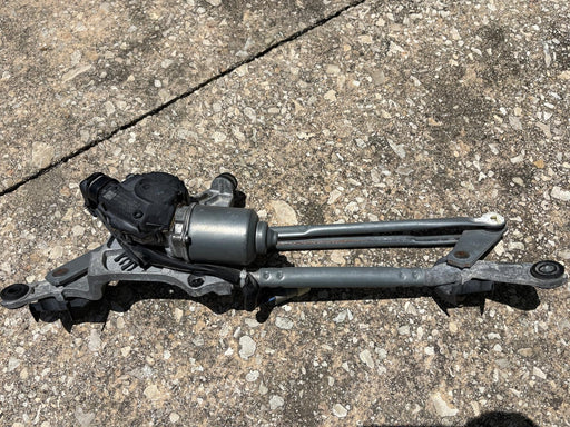 2009 - 2013 Toyota Corolla Windshield Wiper Motor OEM