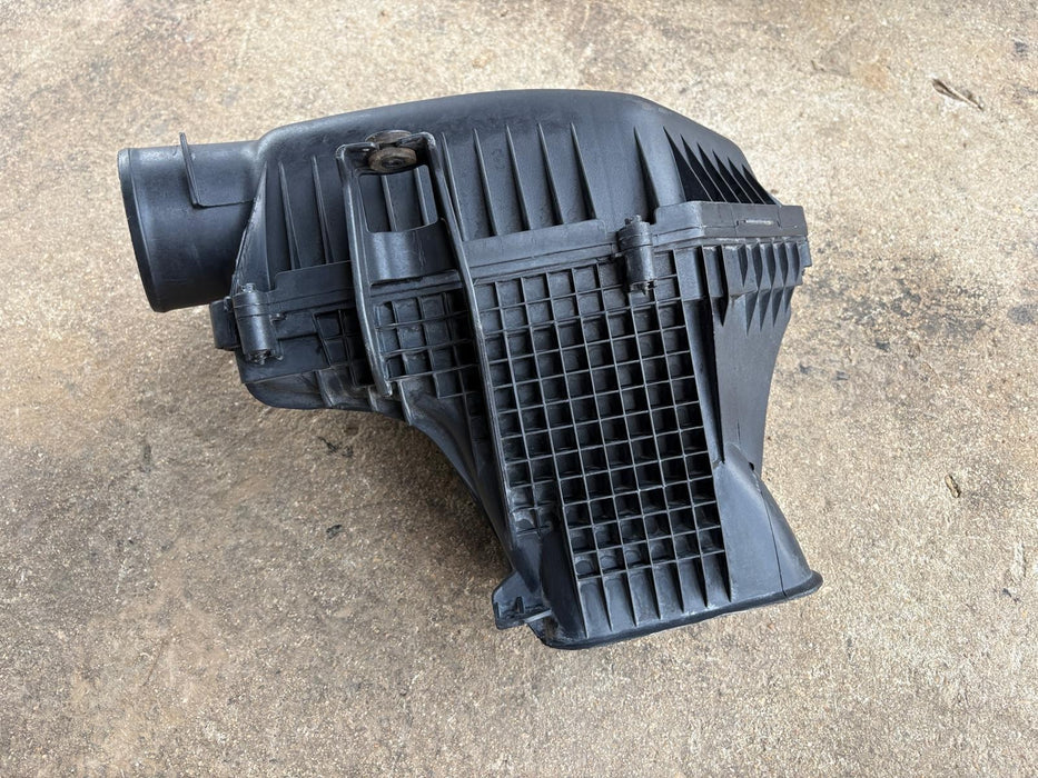2011-2019 Dodge Challenger 3.6L Air Cleaner Intake Air Box OEM