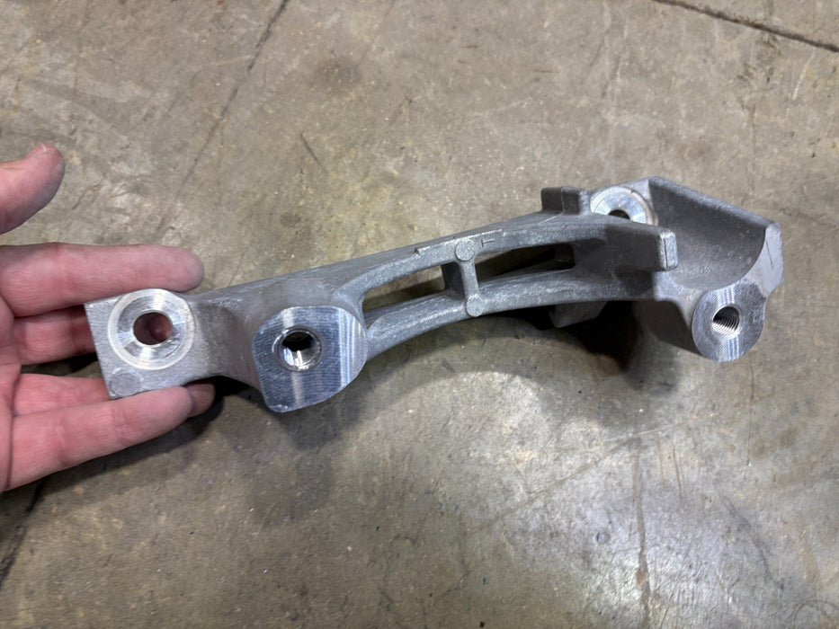 2018-2024 Toyota Camry FRONT PASSENGER ENGINE FRAME MOUNT SUPPORT BRACKET FWD