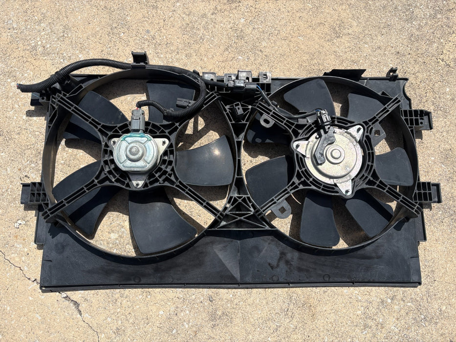 2011 - 2012 Mitsubishi Outlander Sport 2.0L Radiator Fan Motor Fan Assembly OEM