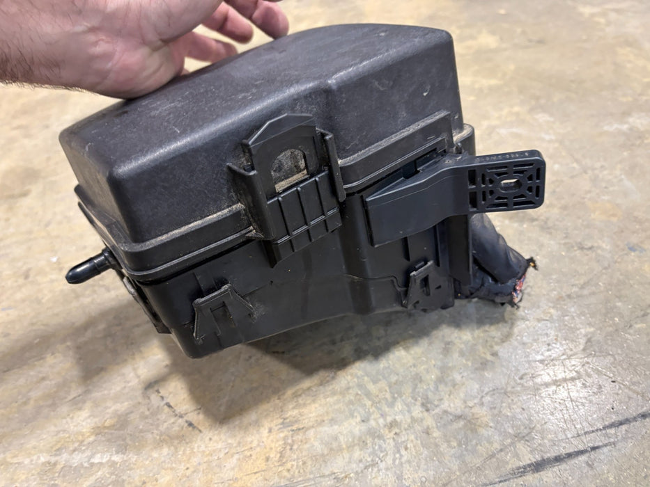 2017-2019 Hyundai Santa Fe Fusebox Fuse Box Relay Module 91311-B8070 OEM