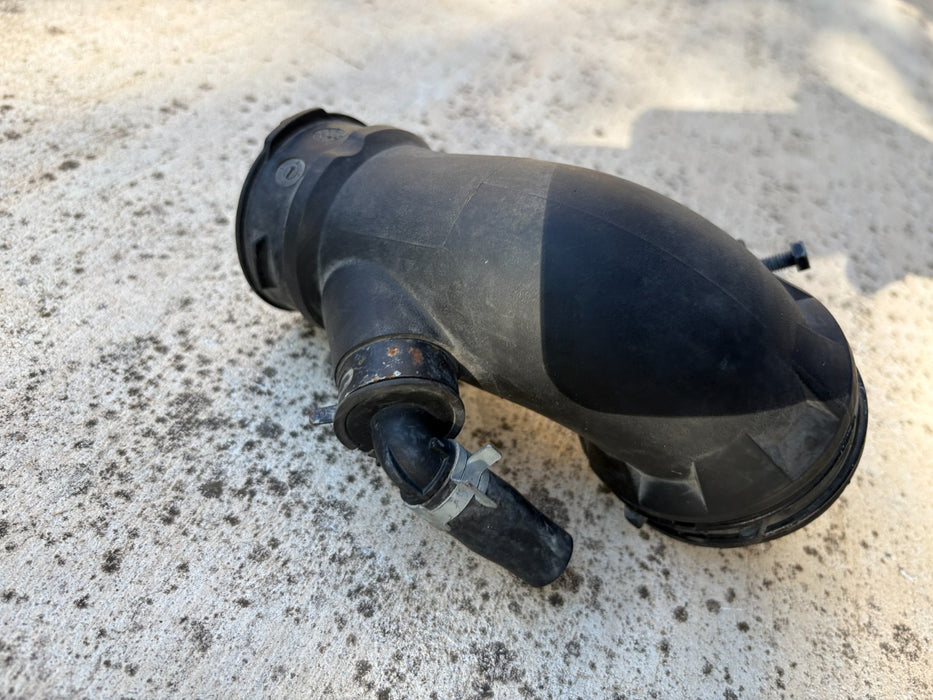 2016 - 2022 KIA Niro 1.6L Air Inlet Intake Hose Pipe Tube 28138G2100 OEM