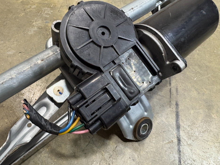 2013 - 2019 HYUNDAI SANTA FE FRONT WINDSHIELD WIPER MOTOR OEM