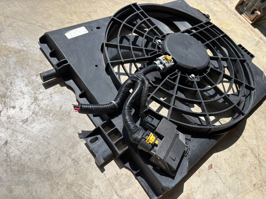 2018 2019 2020 2021 Nissan Kicks 1.6L Radiator Fan Assembly OEM