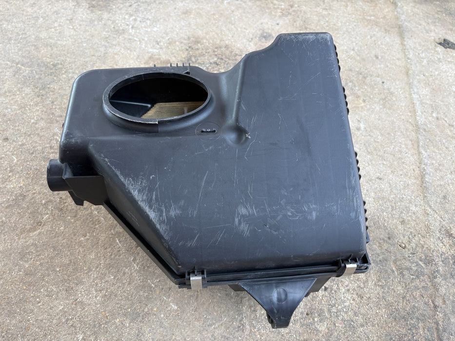 2013 - 2018 BMW X4 AIR INTAKE CLEANER BOX ASSEMBLY OEM