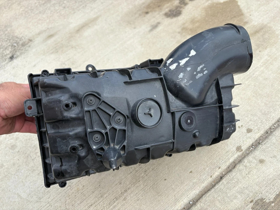 2013-2018 Ranger Rover 5.0L L405 Left Driver Air Filter Box Engine Intake, OEM