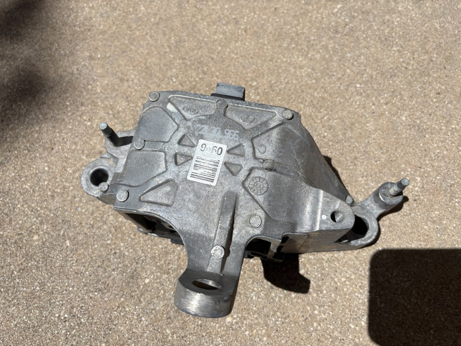 2022-2025 HYUNDAI TUCSON LEFT FRONT ENGINE MOTOR MOUNT OEM