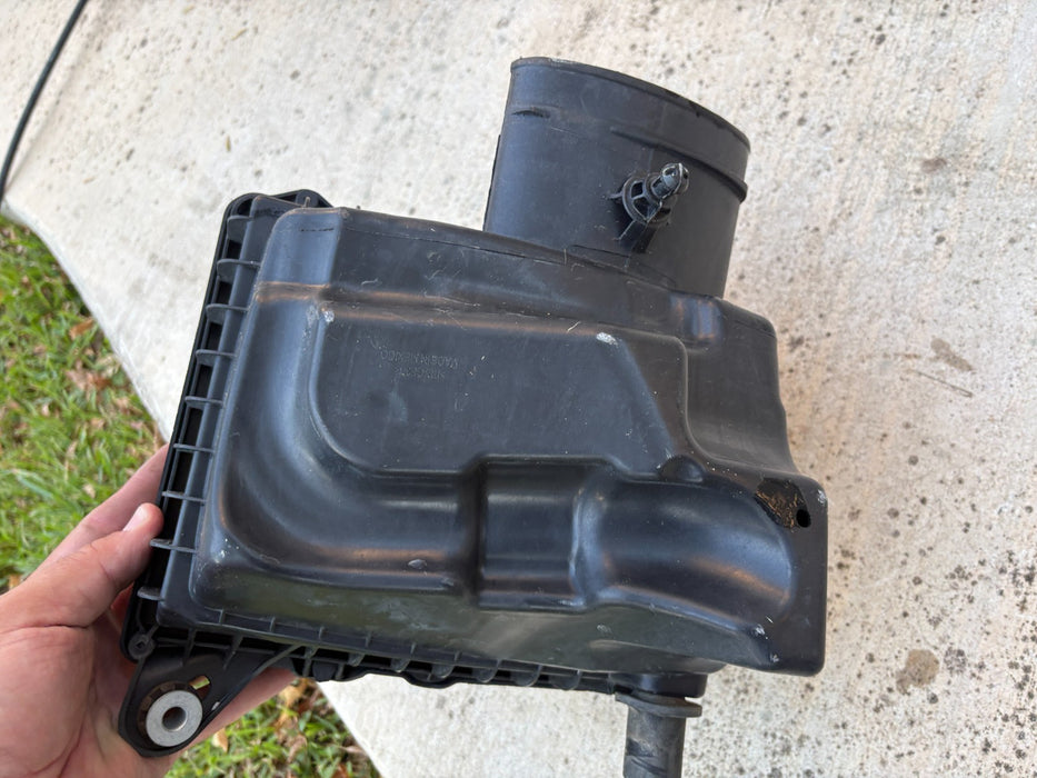 2018-2024 CHEVROLET EQUINOX AIR FILTER BOX CLEANER ASSY OEM 84640370