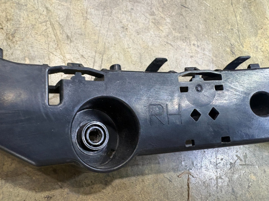 2018-2021 NISSAN KICKS REAR RIGHT SIDE BUMPER RETAINER SUPPORT BRACKET OEM