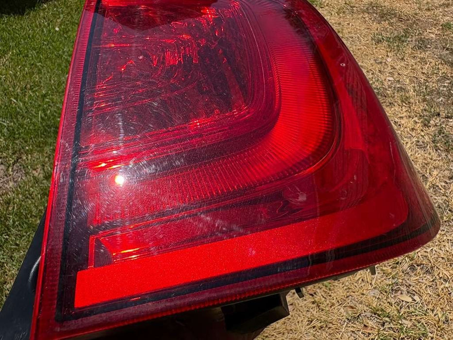 2016 - 2018 HONDA PILOT TAIL LIGHT RIGHT PASSENGER SIDE OEM