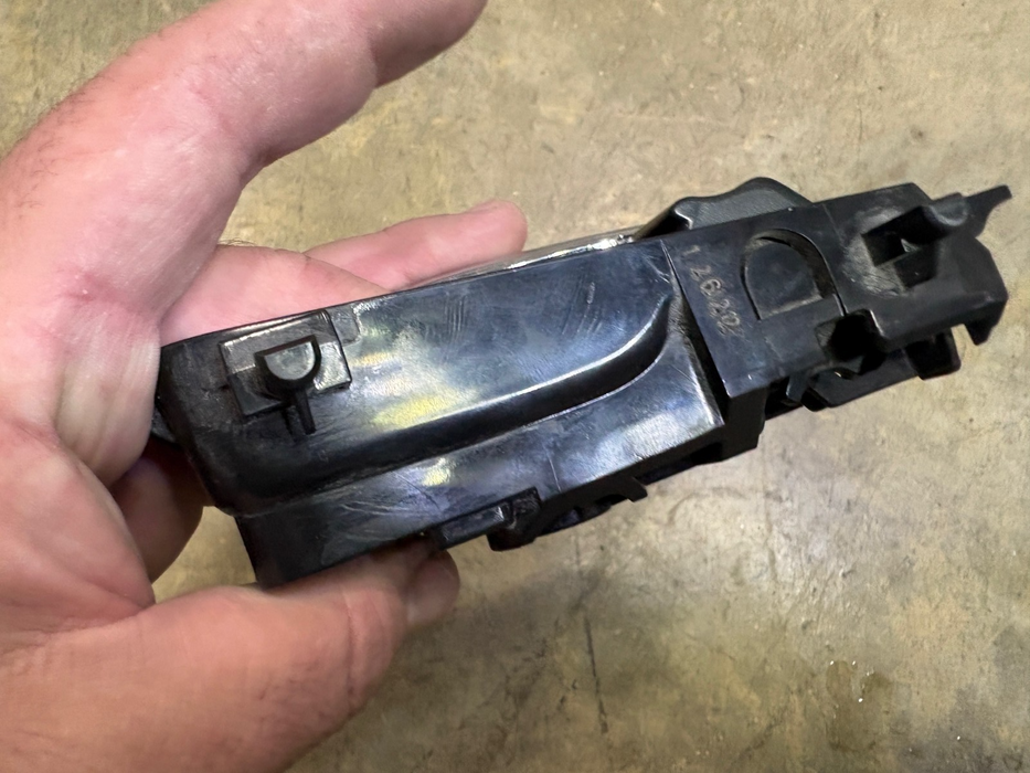 2018-2024 Nissan Kicks Front Left Side INTERIOR DOOR PANEL INSIDE HANDLE, OEM