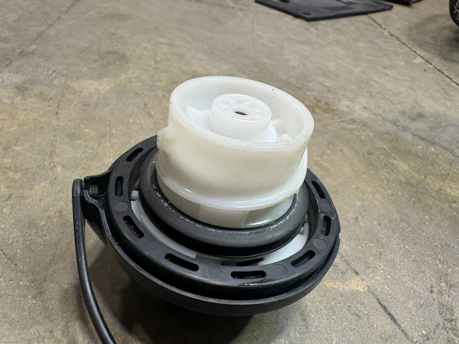 2013-2019 Hyundai Elantra Fuel Tank Gas Cap OEM