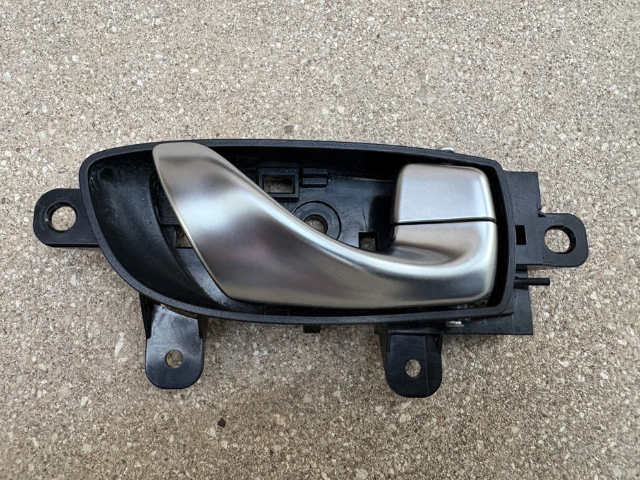 2014 - 2024 INFINITI Q50 FRONT RIGHT INTERIOR INSIDE DOOR HANDLE OEM