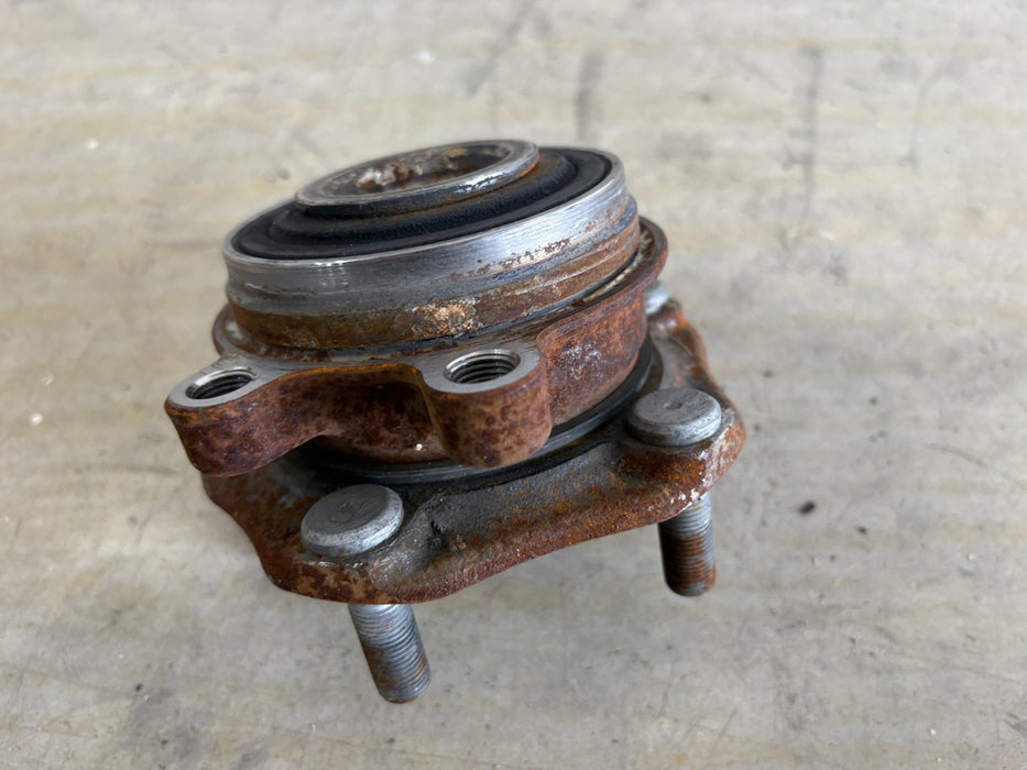 FWD Rear Left or Right Wheel Bearing Hub for 2015-2023 Nissan Murano, OEM
