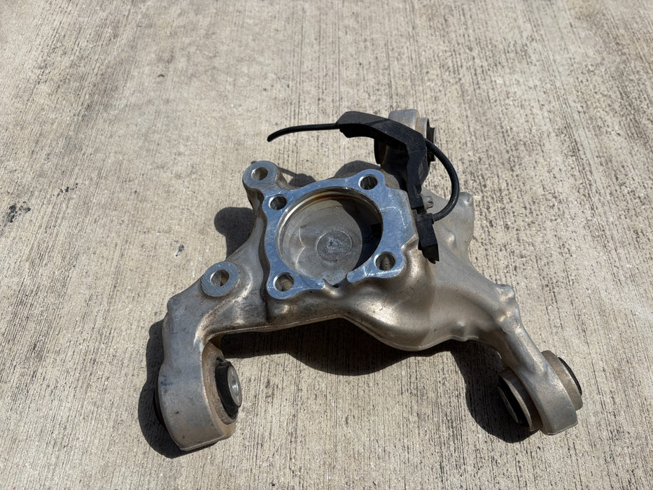 Genuine, 2015-2020 Mercedes-Benz GLA250 2.0 Rear Right Passenger Spindle Knuckle