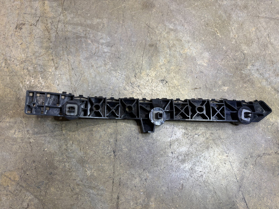 2018-2021 NISSAN KICKS REAR RIGHT SIDE BUMPER RETAINER SUPPORT BRACKET OEM