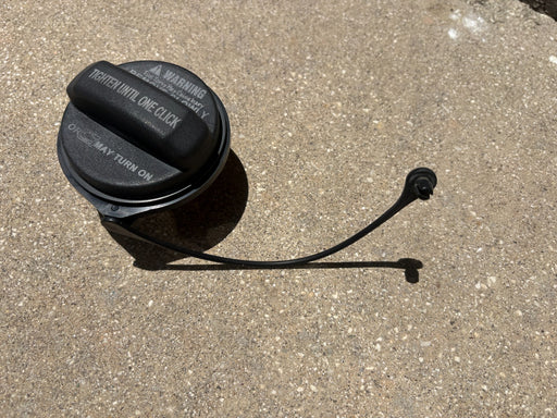 2014 - 2018 KIA FORTE FUEL FILLER TANK CAP GAS LID OEM