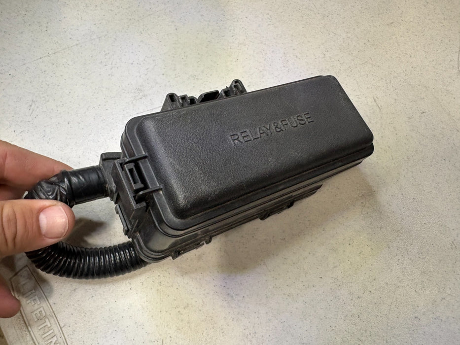 2014-2019 Toyota Highlander 3.5L Underhood Fuse Relay Box (Small) OEM