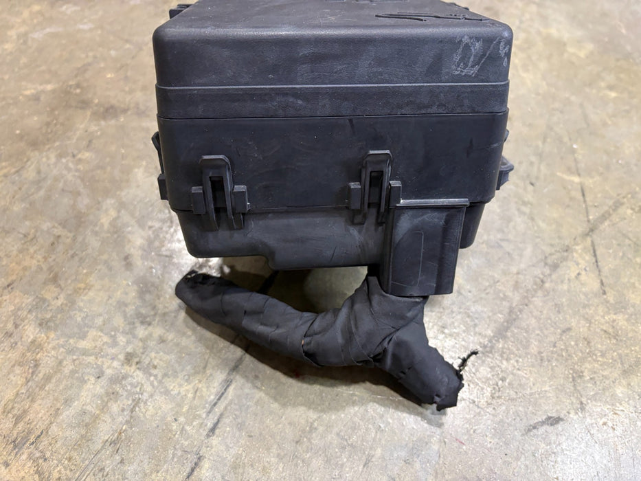 2015-2021  Dodge Charger 2018 Fuse Box Engine RWD Module P68336801AC