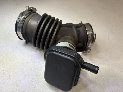 2018 2019 2020 NISSAN KICKS 1.6L AIR CLEANER INTAKE DUCT OEM
