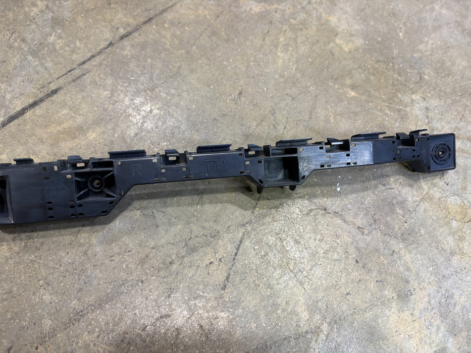 2016 - 2022 HONDA HR-V REAR BUMPER RIGHT SIDE RETAINER SUPPORT BRACKET OEM