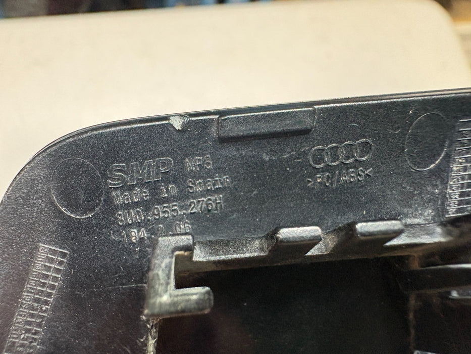 2015-2018 AUDI Q3 RIGHT SIDE HEADLIGHT WASHER COVER CAP 8U0955276H