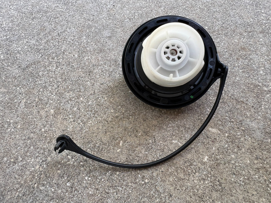 2020-2023 HYUNDAI SONATA 2.5 FUEL GAS TANK FILLER CAP OEM