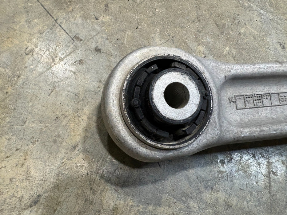 2018 - 2024 AUDI A4 FRONT SUSPENSION RIGHT SIDE LOWER CONTROL ARM 8W0407156A OEM