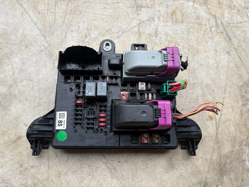 2010-2011 Buick LaCrosse Fuse Box Relay Junction Unit 2590166104 OEM