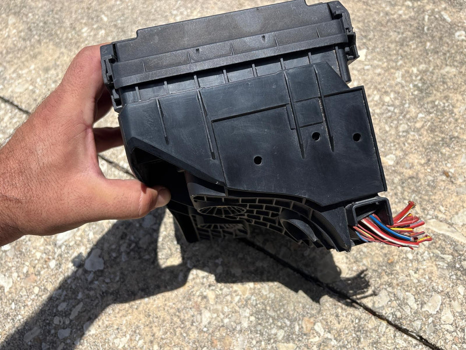 2015-2018 AUDI Q3 2.0L ENGINE FUSE RELAY DISTRIBUTION BOX MODULE UNIT OEM