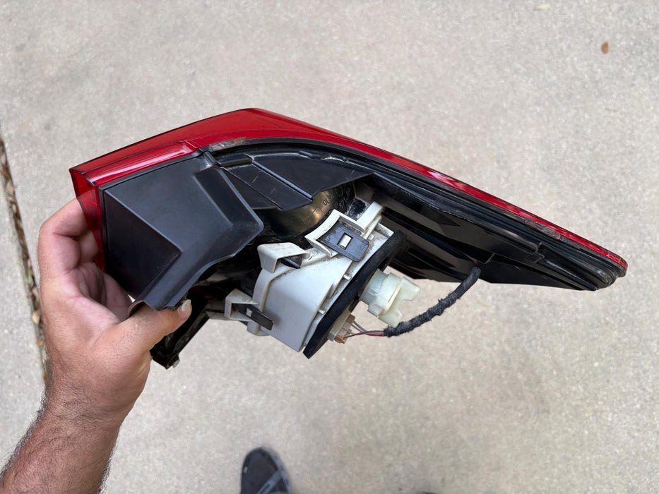 2018-2020 Volkswagen Atlas Left Driver Tail Light Lamp OEM