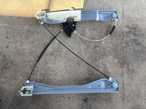 2019-2025 CHEVROLET SILVERADO 1500 FRONT RIGHT DOOR WINDOW REGULATOR OEM