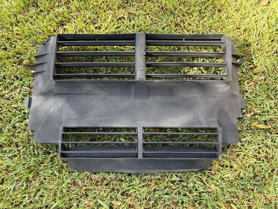 2015-2018 Ford Focus 2.0L Front Radiator Grille Active Shutter Frame OEM