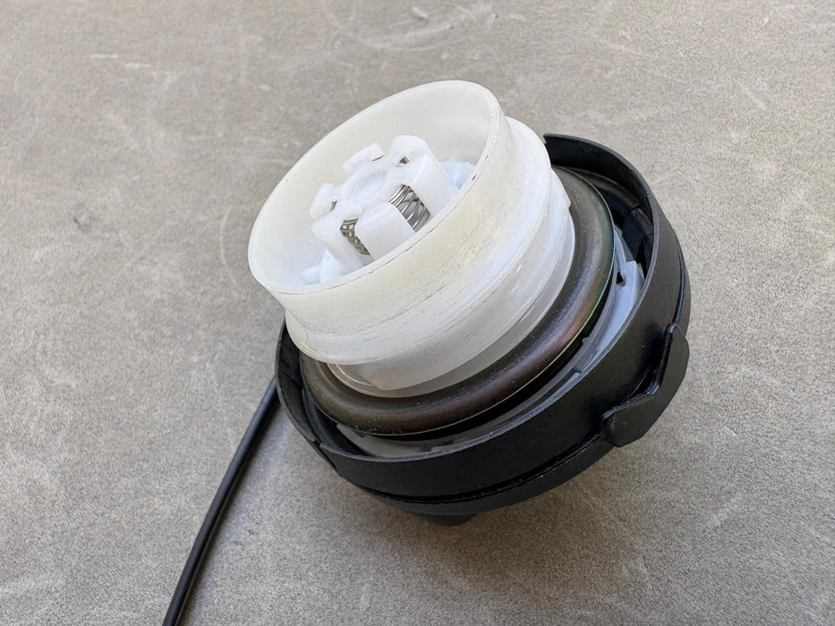 2013 - 2020 Nissan Pathfinder Gas Fuel Filler Cap OEM